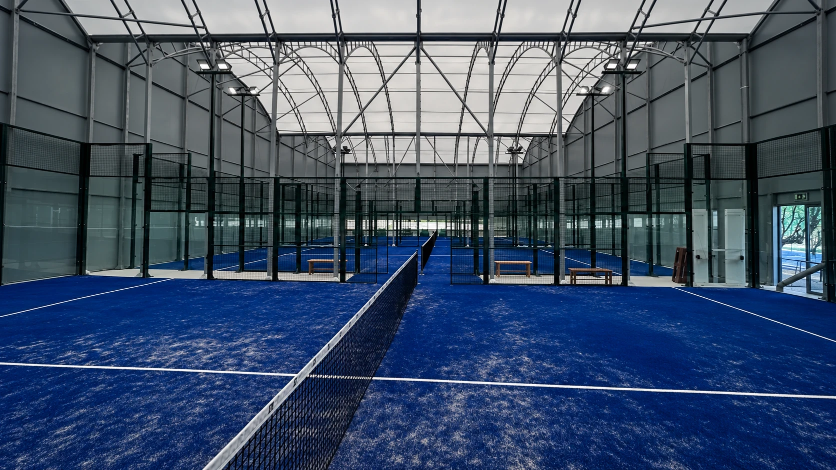 Campos de Padel indoor do Central Park Massamá.